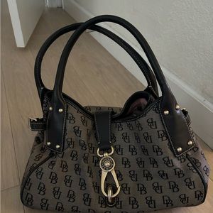 Dooney & Bourke purse. A steal